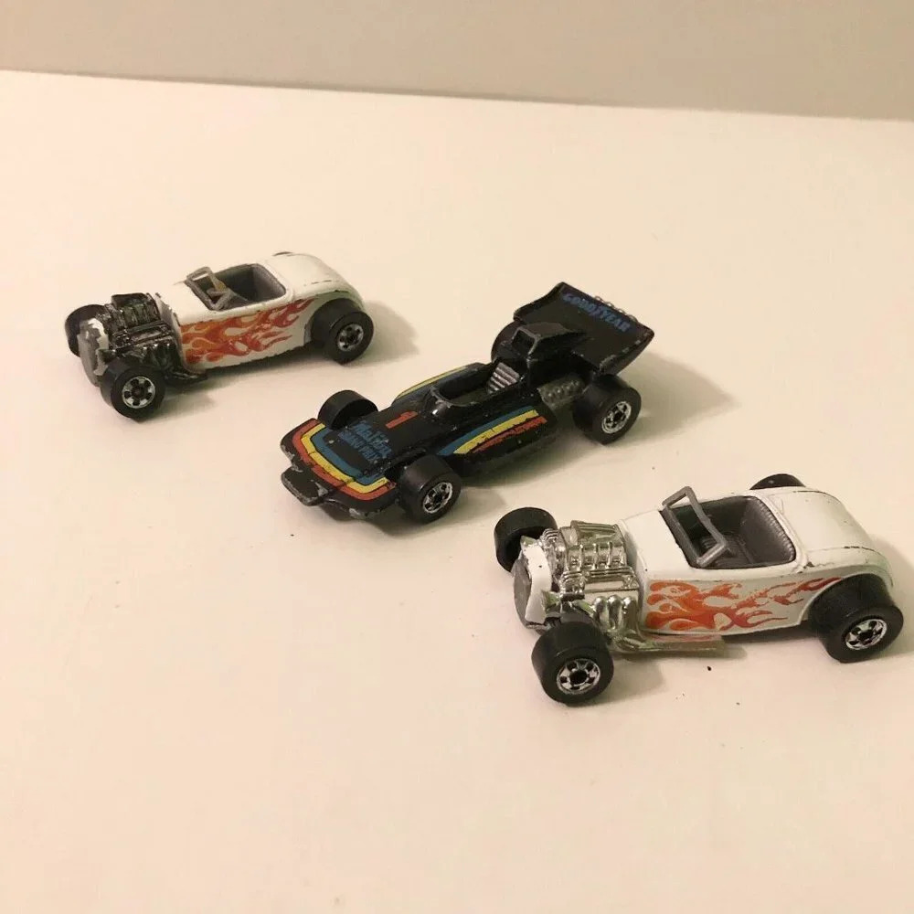Vintage Lot of 3 Hot Wheels Roadster Malibu Grand Prix Race Car